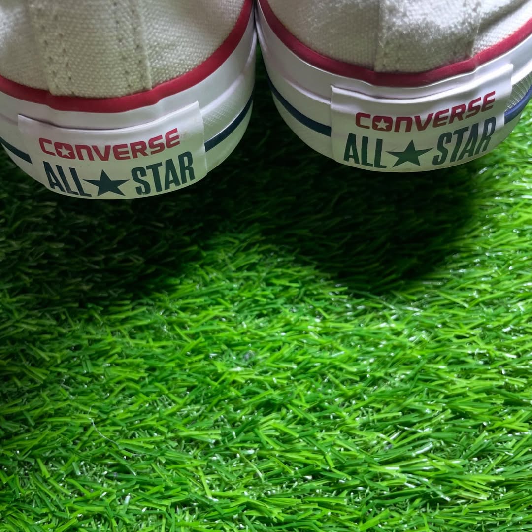 White Converse Low Top(Size 39 / 8)