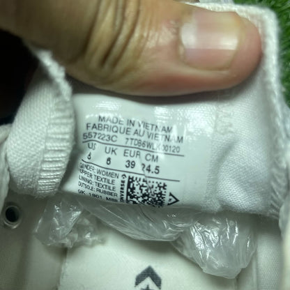 White Converse Low Top(Size 39 / 8)
