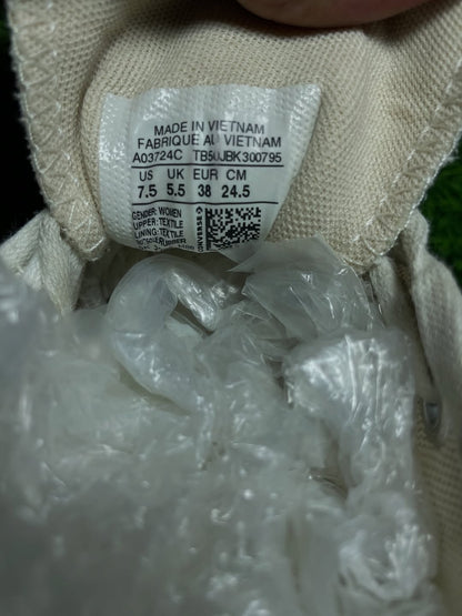 White Converse High Top (38 / 7)
