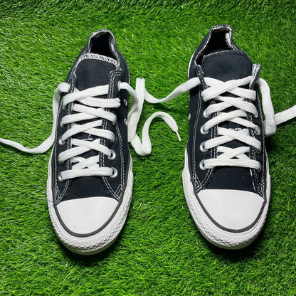 Black Converse Low Top (Size 39 / 8)