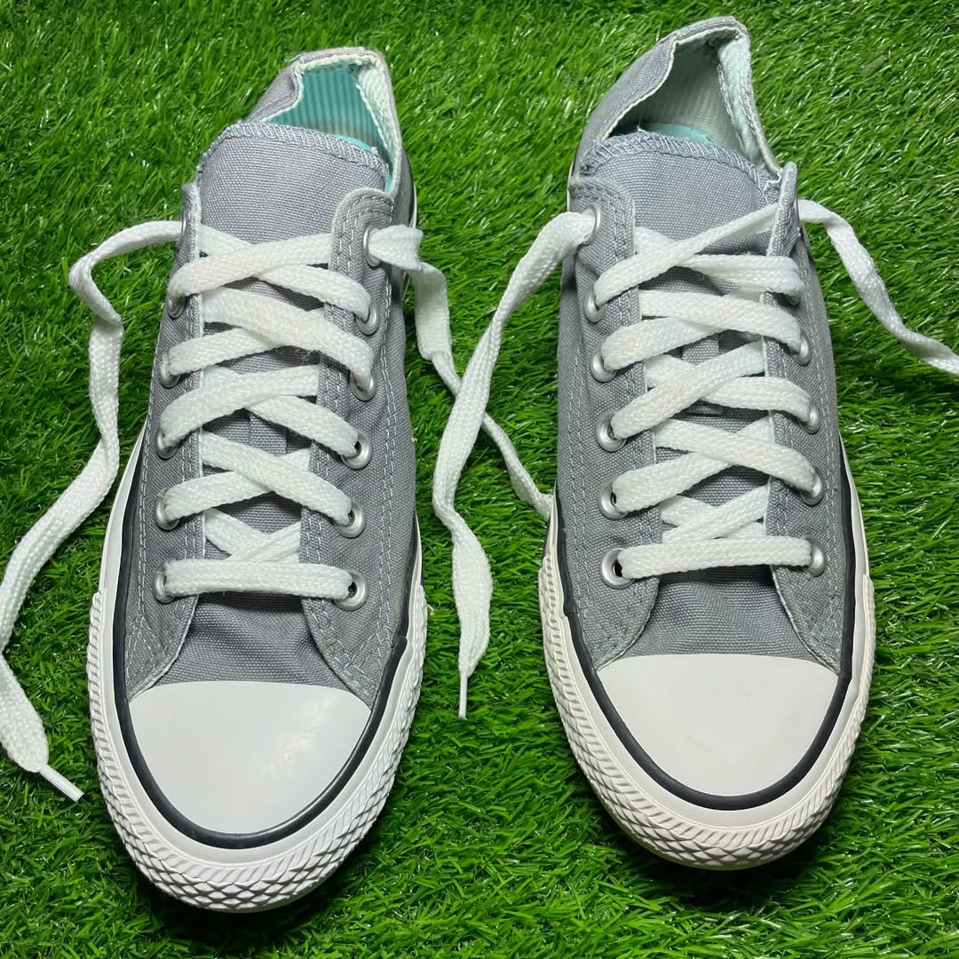 Gray Converse Low Top(Size 39 / 8)