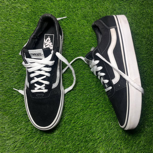 Black Vans Low Top (41 / 9)