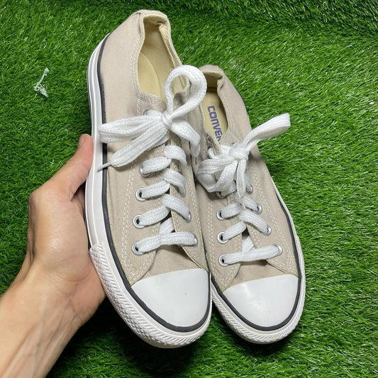 Beige Converse Low Top(Size 39 / 8)