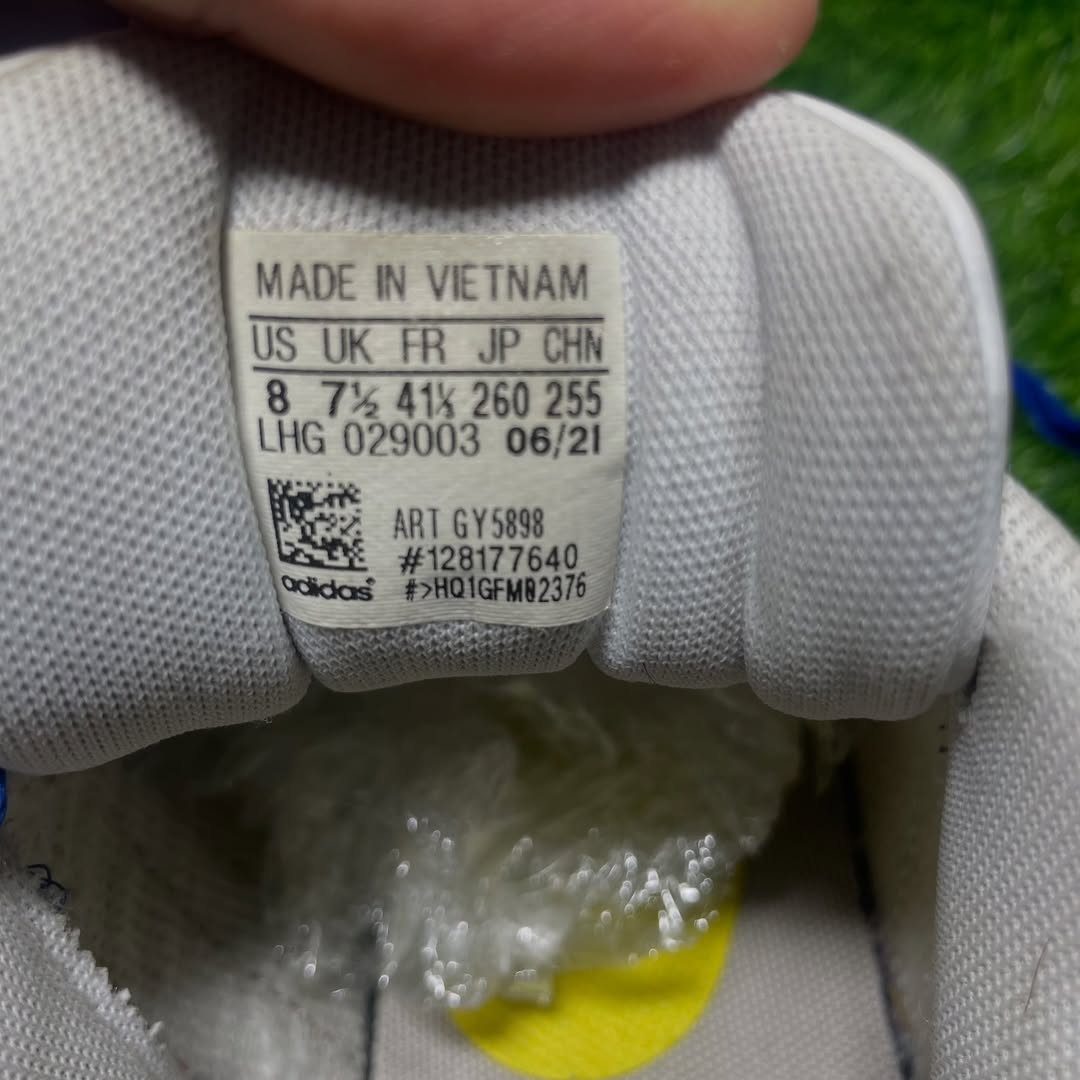 Original Adidas Shoes Size (41.5)