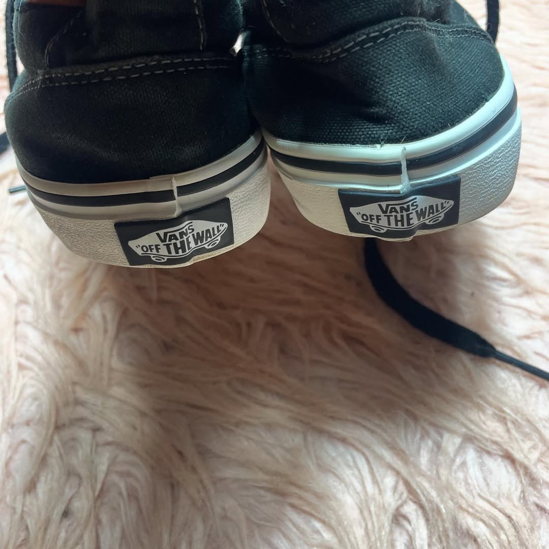 Black Vans Low Top(Size 39 / 8)