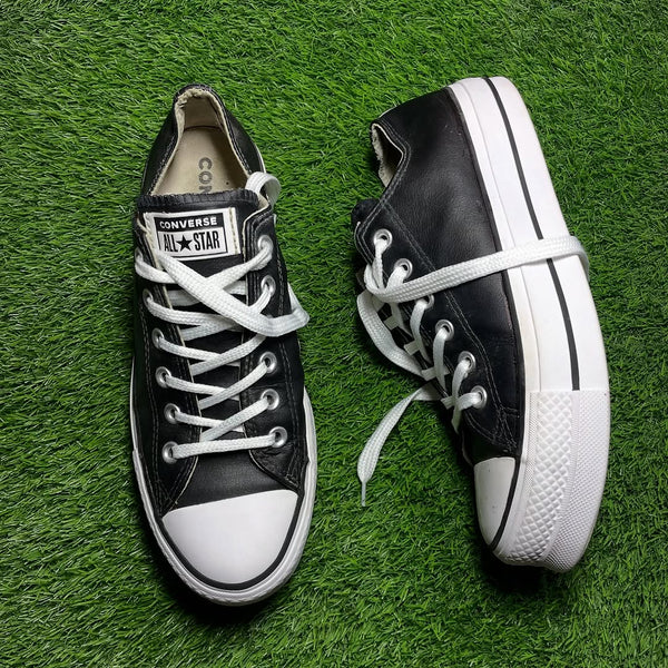 Black Converse Low Top (40 / 8.5)