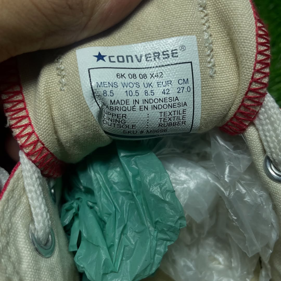 Red Converse Low Top (42 / 10)