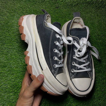 Black Converse Low Top (39 / 8)