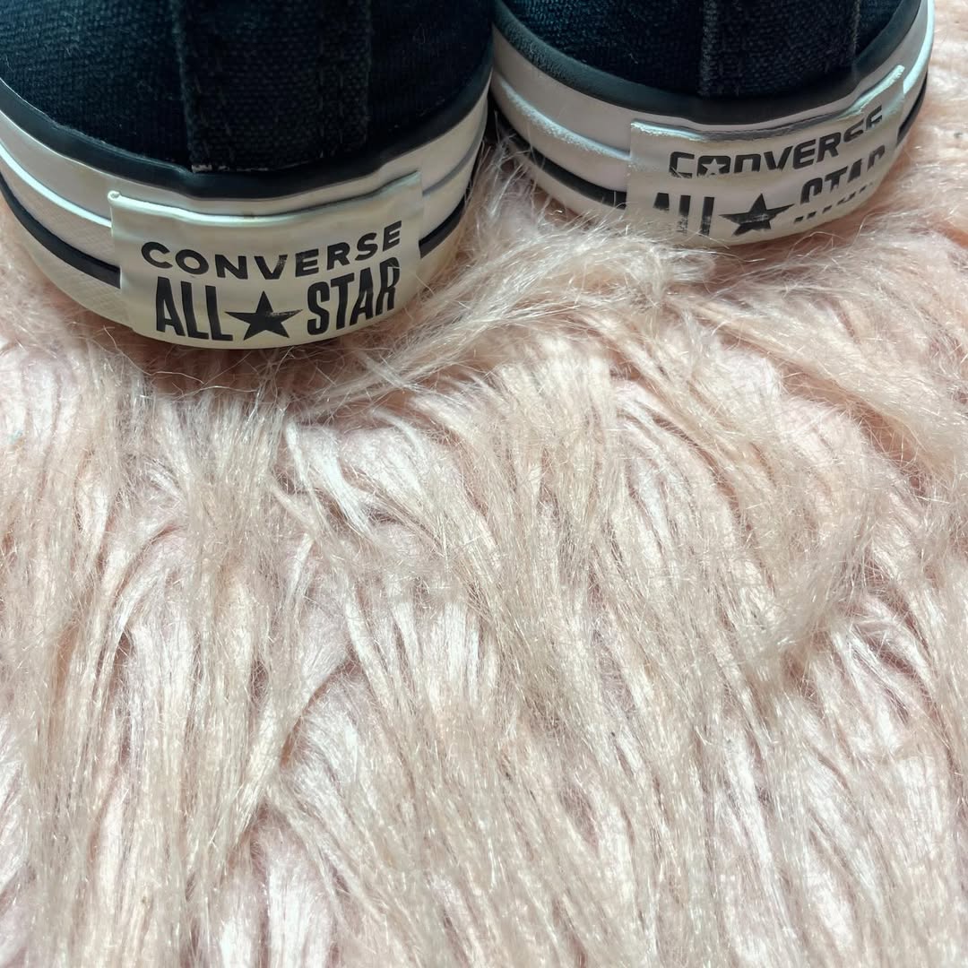 Black Converse Low Top(Size 39 / 8)