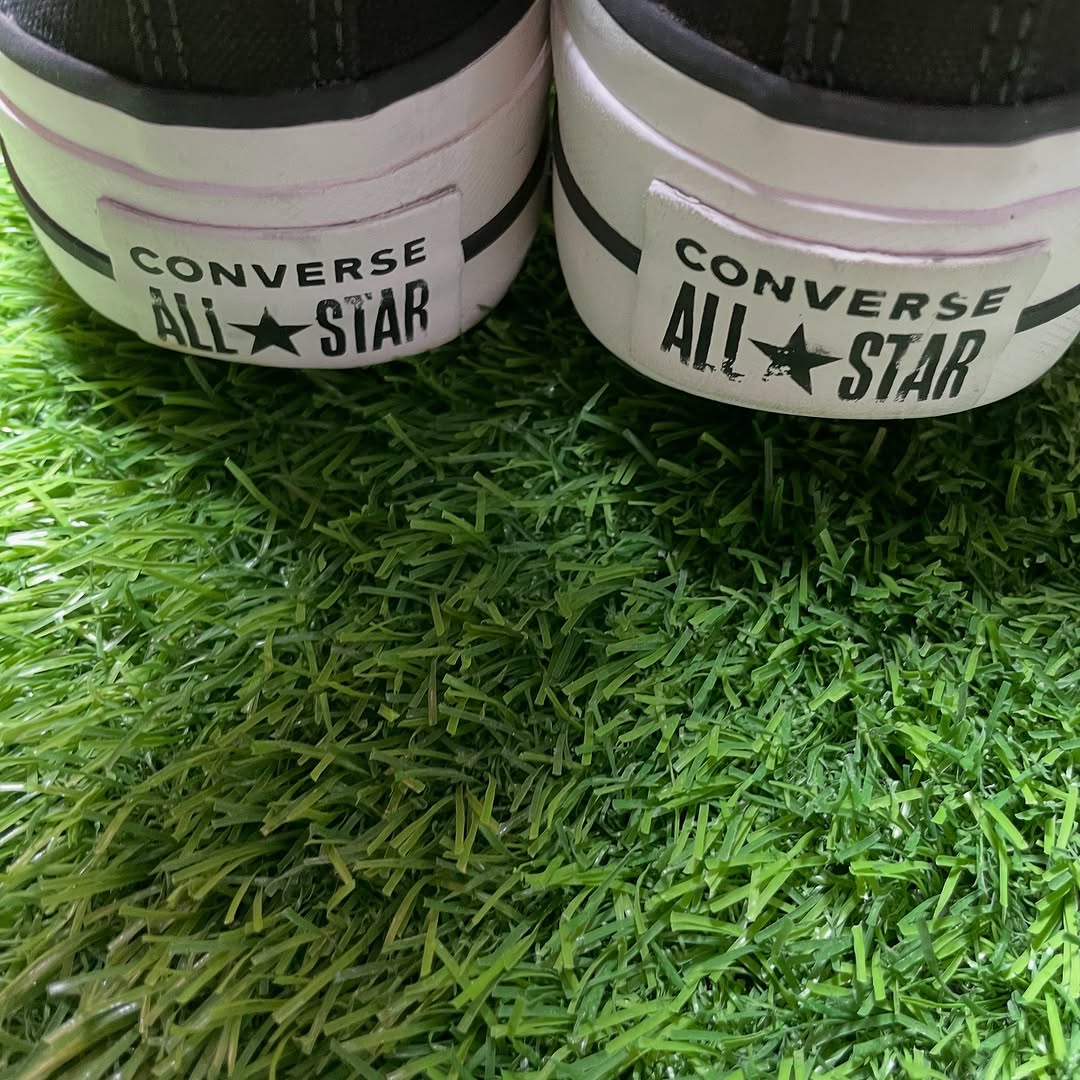Black Converse High Top (37 / 6)