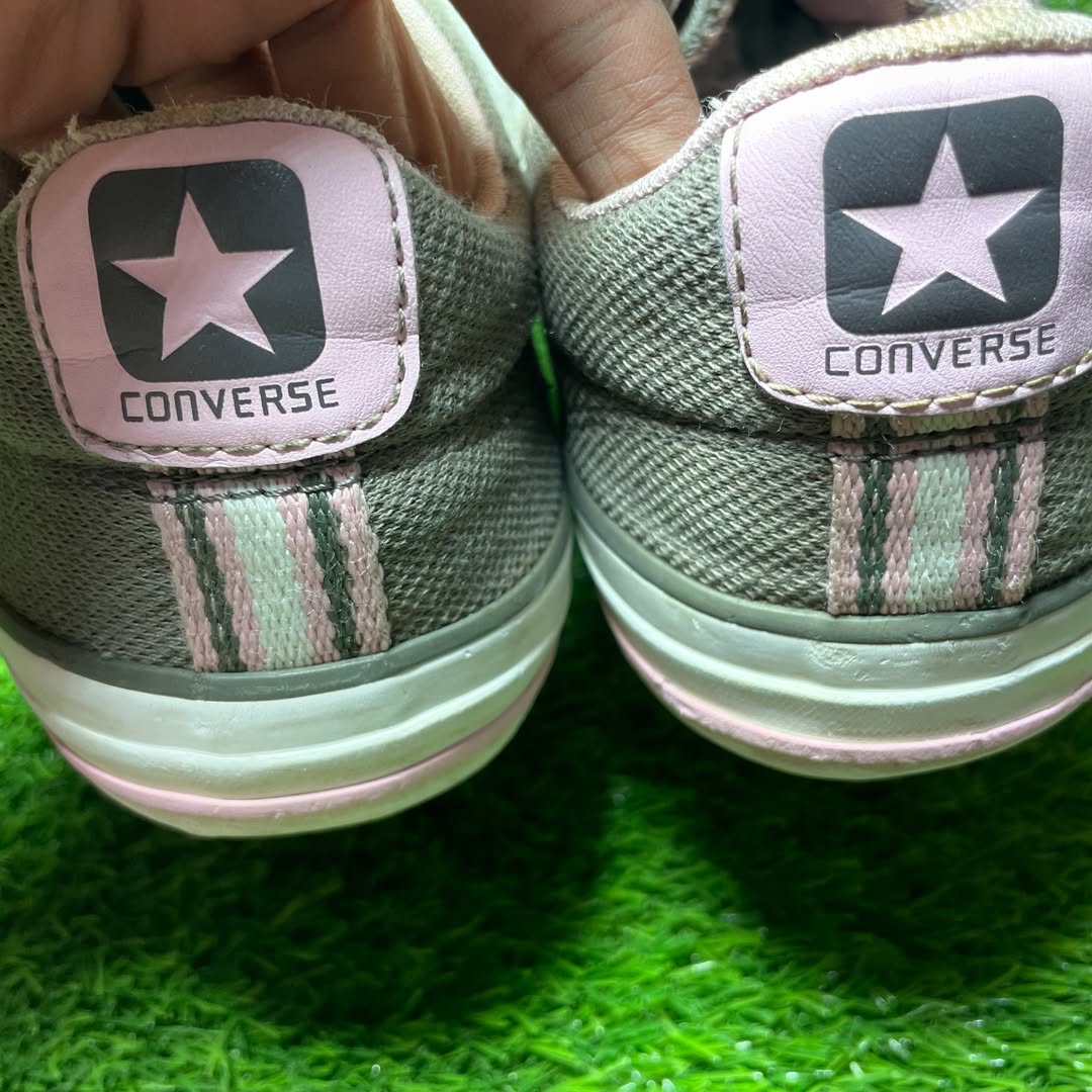 Gray Converse Low Top (Size 38 / 7)