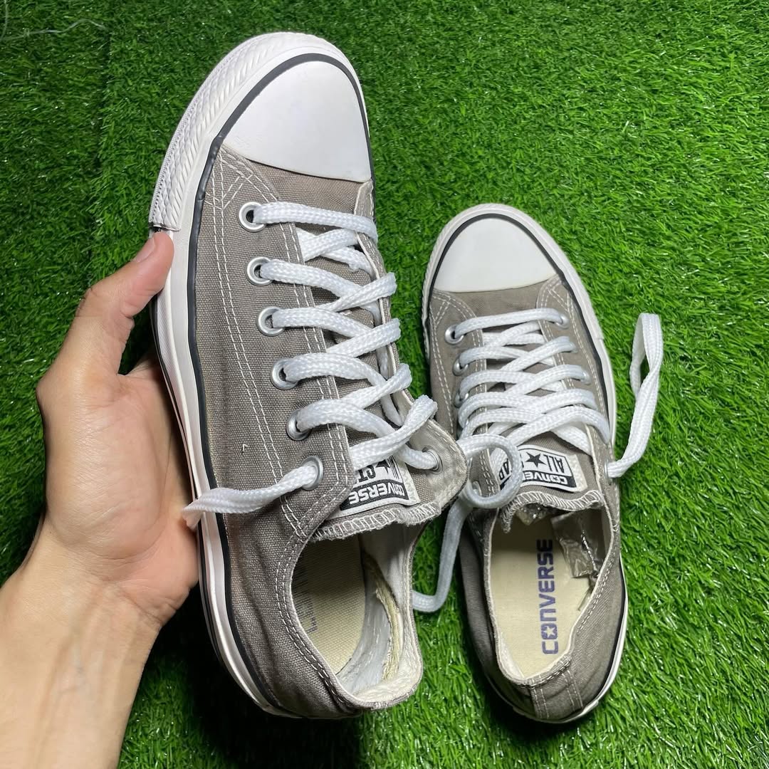 Gray Converse Low Top(Size 39 / 8)