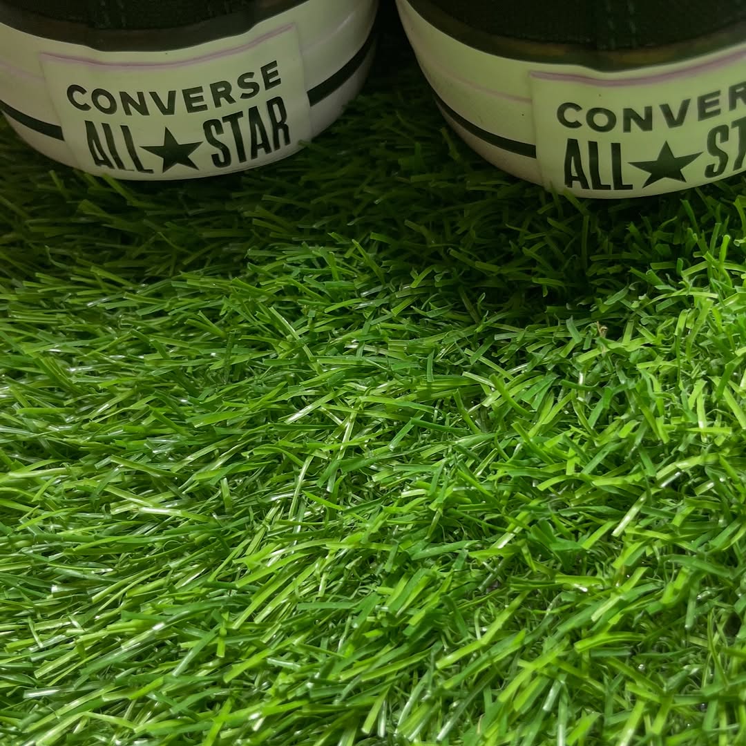 Black Converse Low Top (42 / 10)