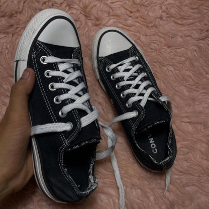 Black Converse Low Top(Size 38 / 7)