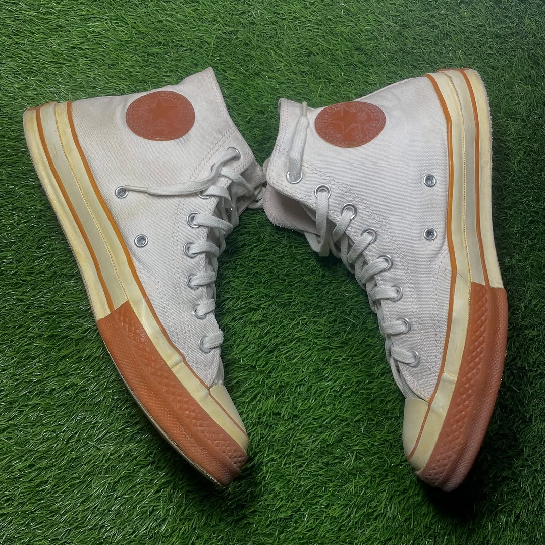 White Converse High Top (42 / 10)