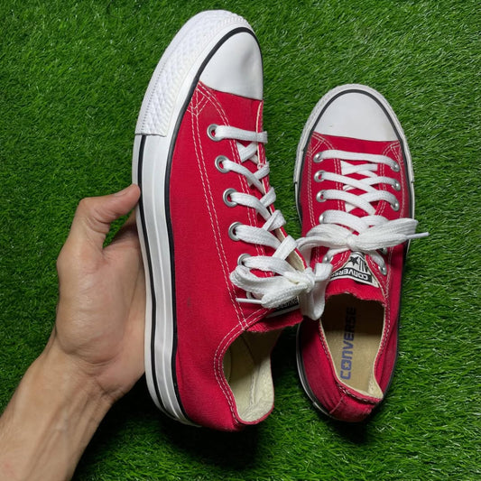 Red Converse Low Top(Size 40 / 8.5)