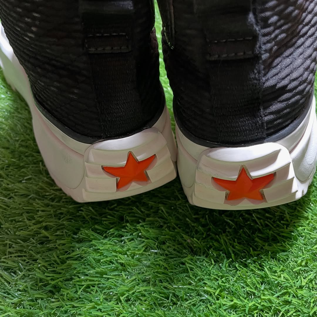 Black Converse High Top (40 / 8.5)