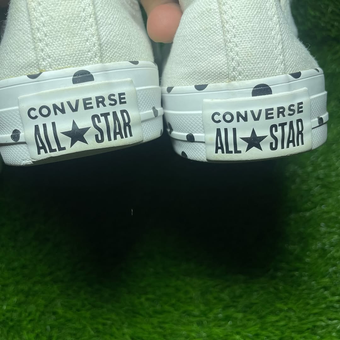 White Converse Low Top(Size 39 / 8)