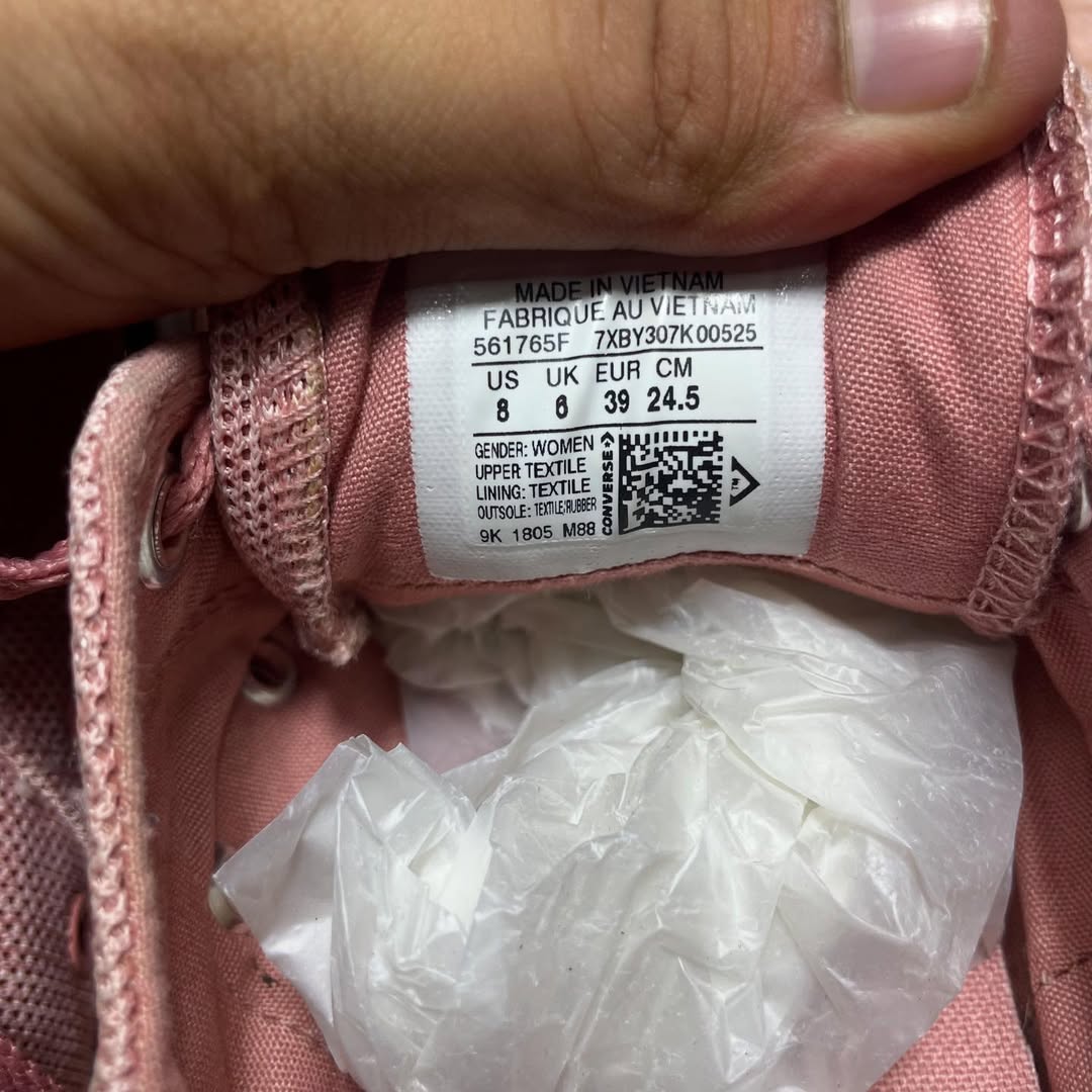 Pink Converse Low Top(Size 39 / 8)