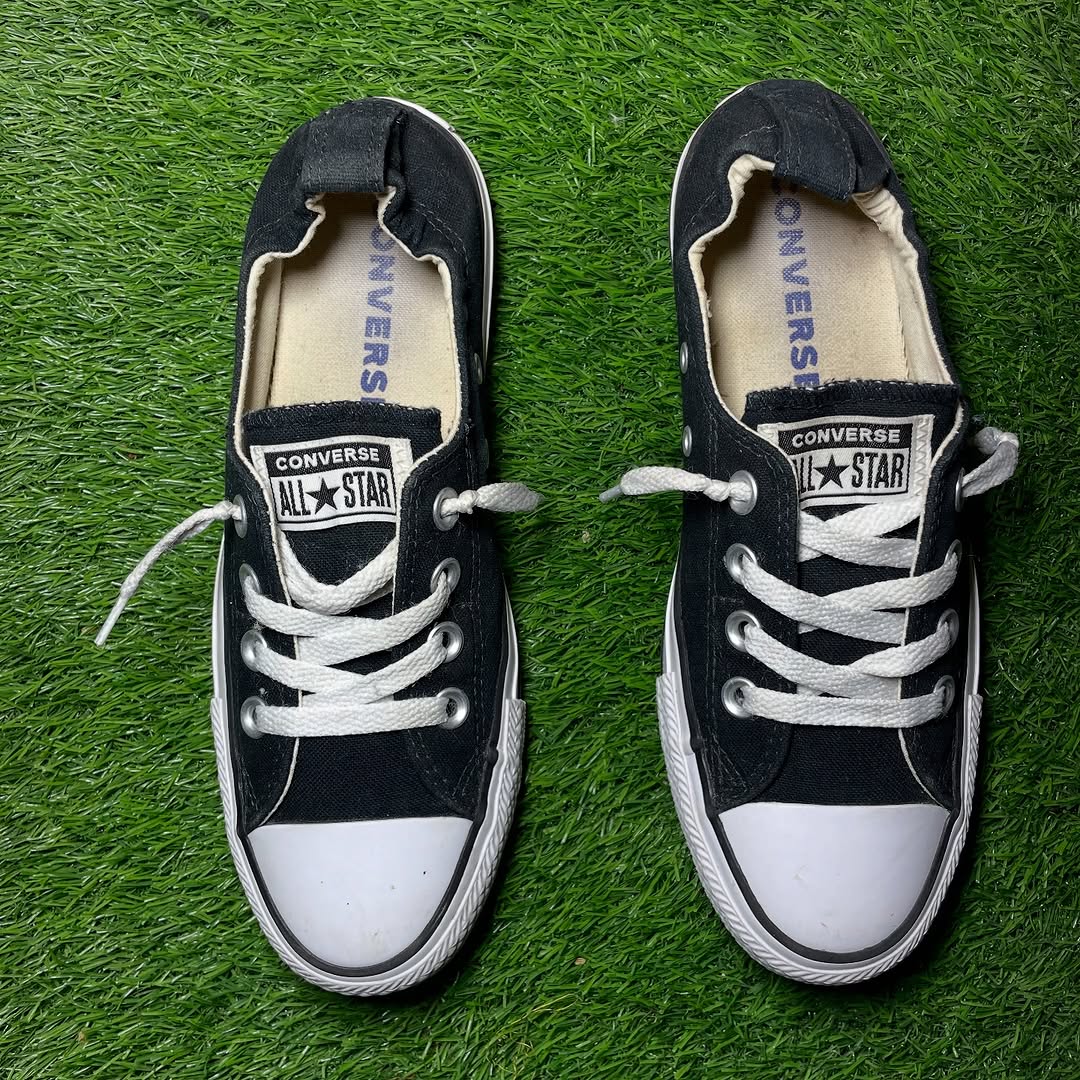 Black Converse Low Top(Size 37.5 / 6.5)
