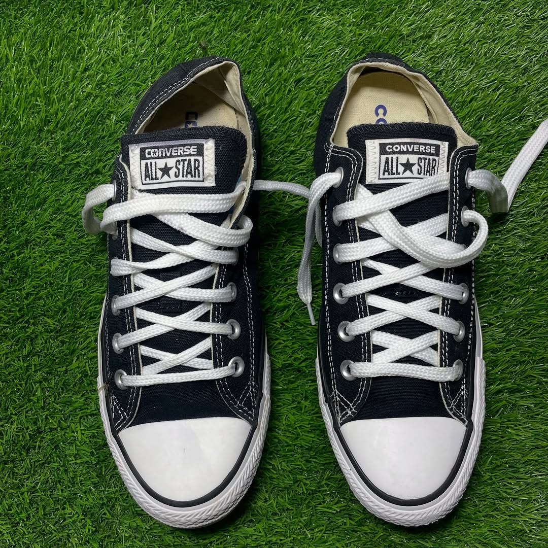 Black Converse Low Top(41.5 / 9.5)