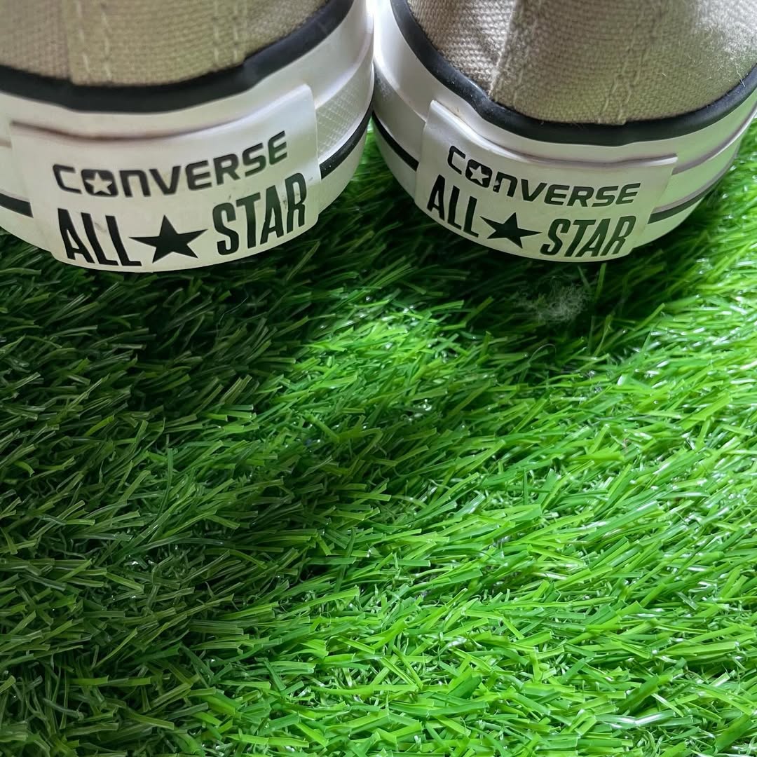 Beige Converse Low Top(Size 39 / 8)