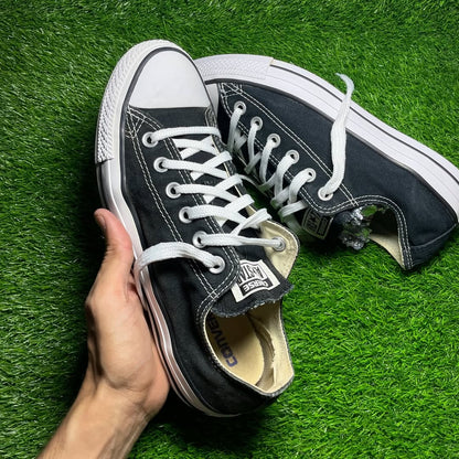 Black Converse Low Top (Size 40 / 8.5)