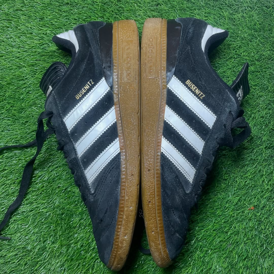 Orginal Adidas Shoes Size (43.5)