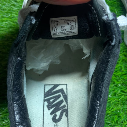 Black Vans Low Top(40 / 8.5)