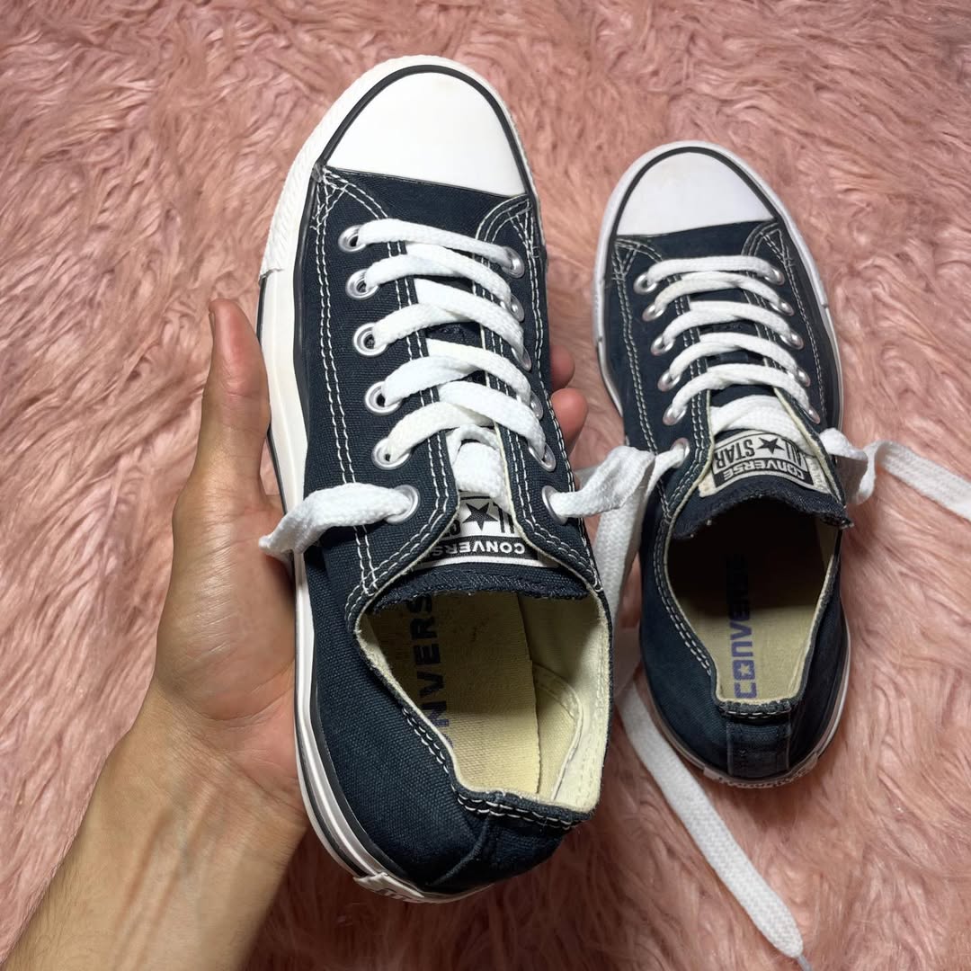 Black Converse Low Top(Size 39 / 8)