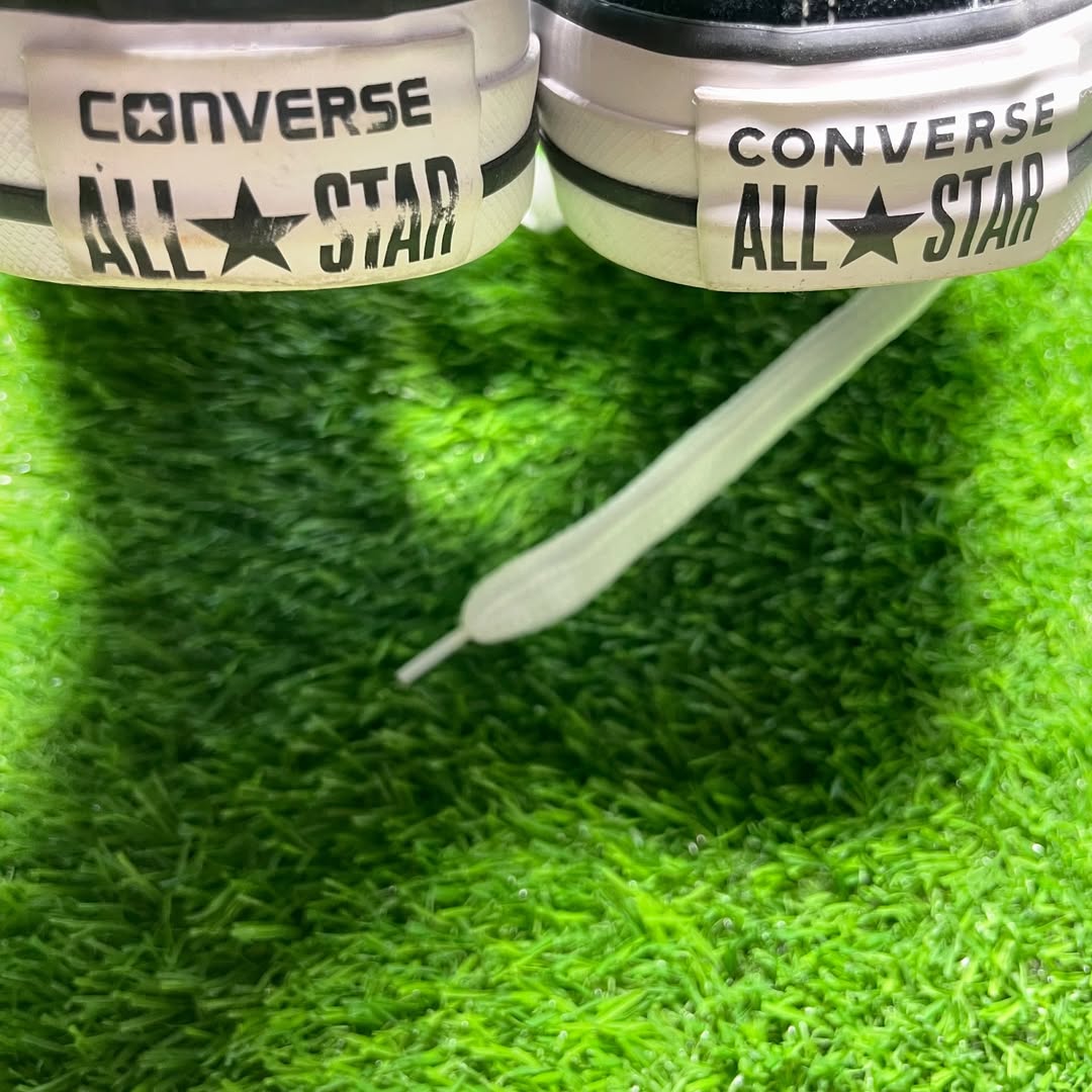 Black Converse Low Top (Size 39 / 8)