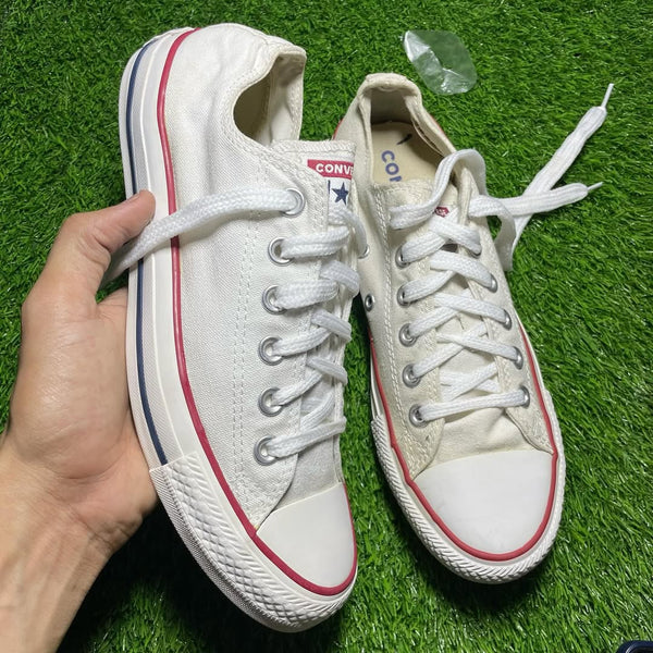 White Converse Low Top(Size 39 / 8)